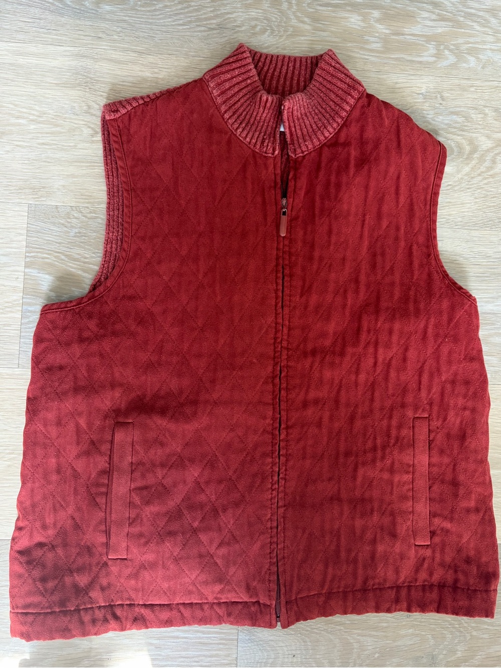 Alfred Dunner Red Quilted Knit Zip Up Vest Size 8